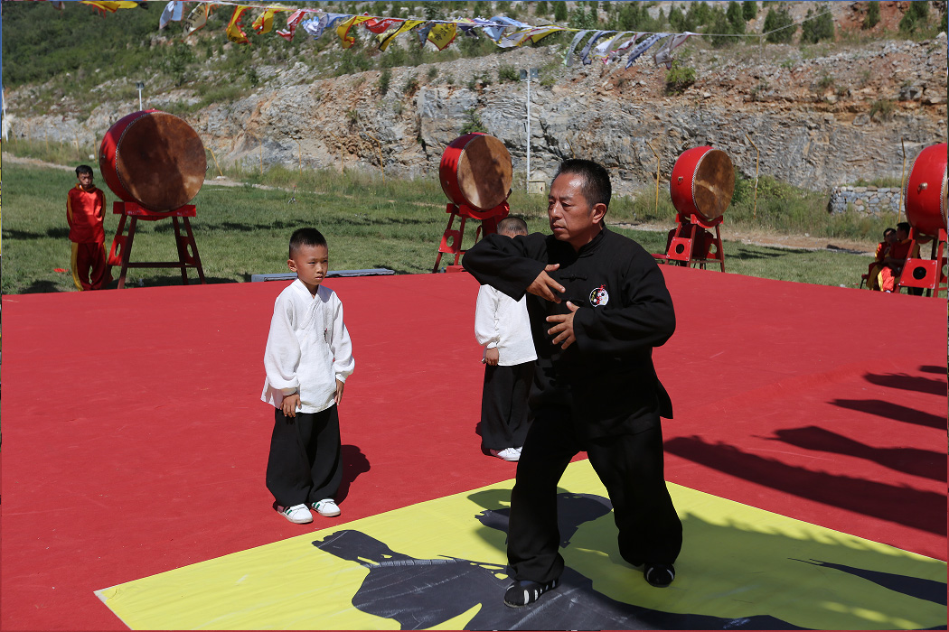 【图片新闻】“2015武林大会”功夫展示