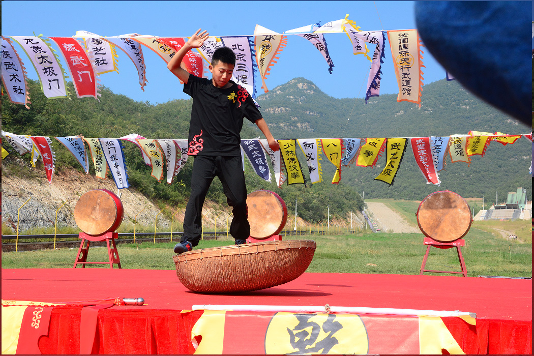 【图片新闻】“2015武林大会”功夫展示