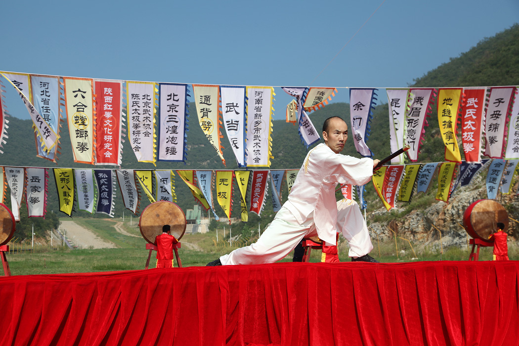 【图片新闻】“2015武林大会”功夫展示
